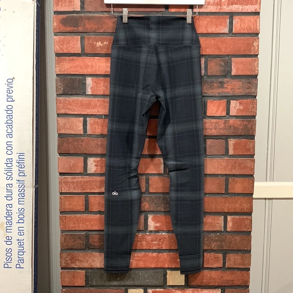 Alo High Waist Airbrush Legging - Picture 5 of 13